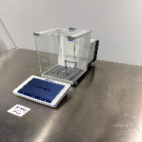 Mettler Toledo XPR204 Analytical Balance image 1